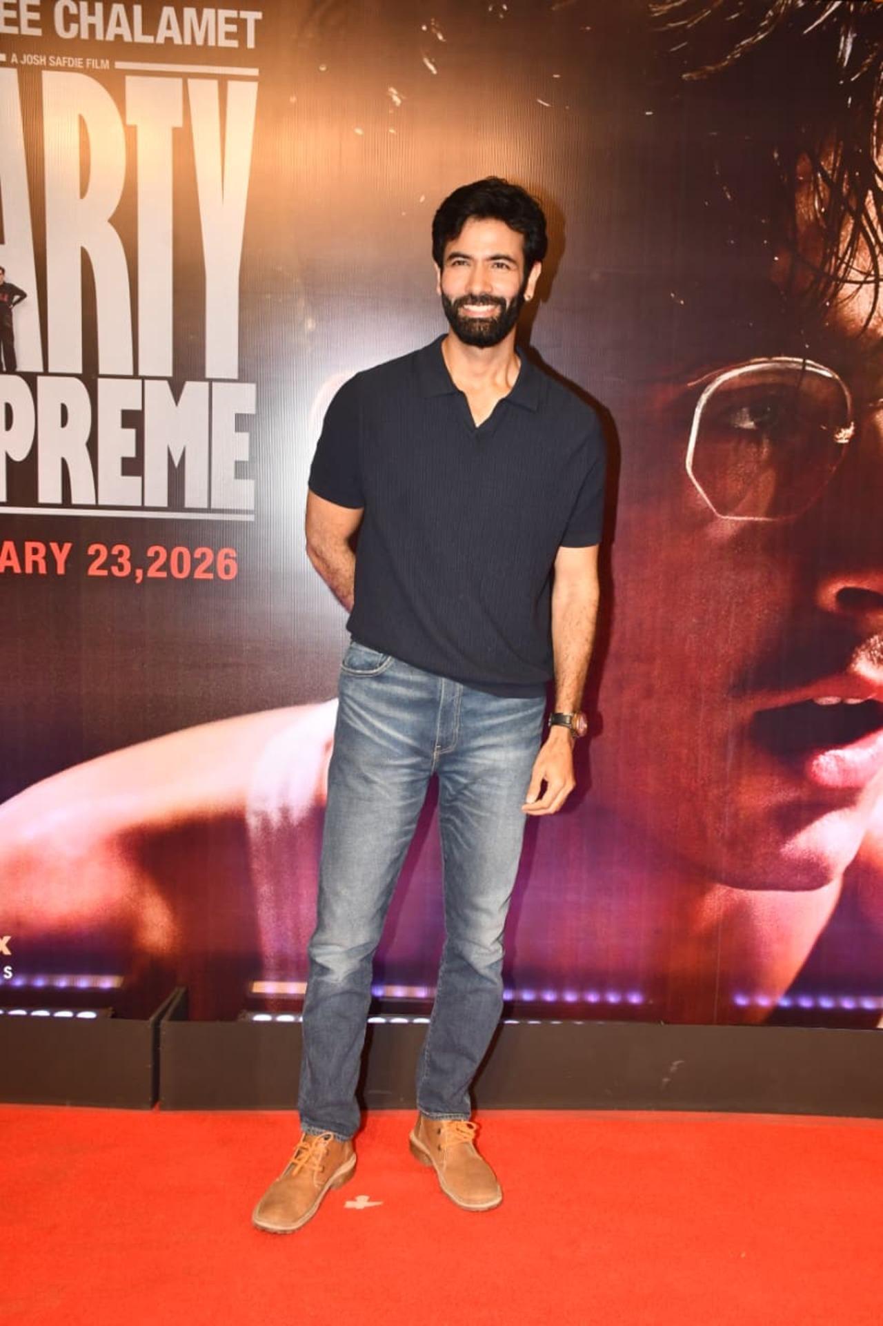 <p>Dhurandhar actor Danish Pandor was all smiles while posing in a casual look.</p> <p>Dhurandhar actor Danish Pandor was all smiles while posing in a casual look.</p>